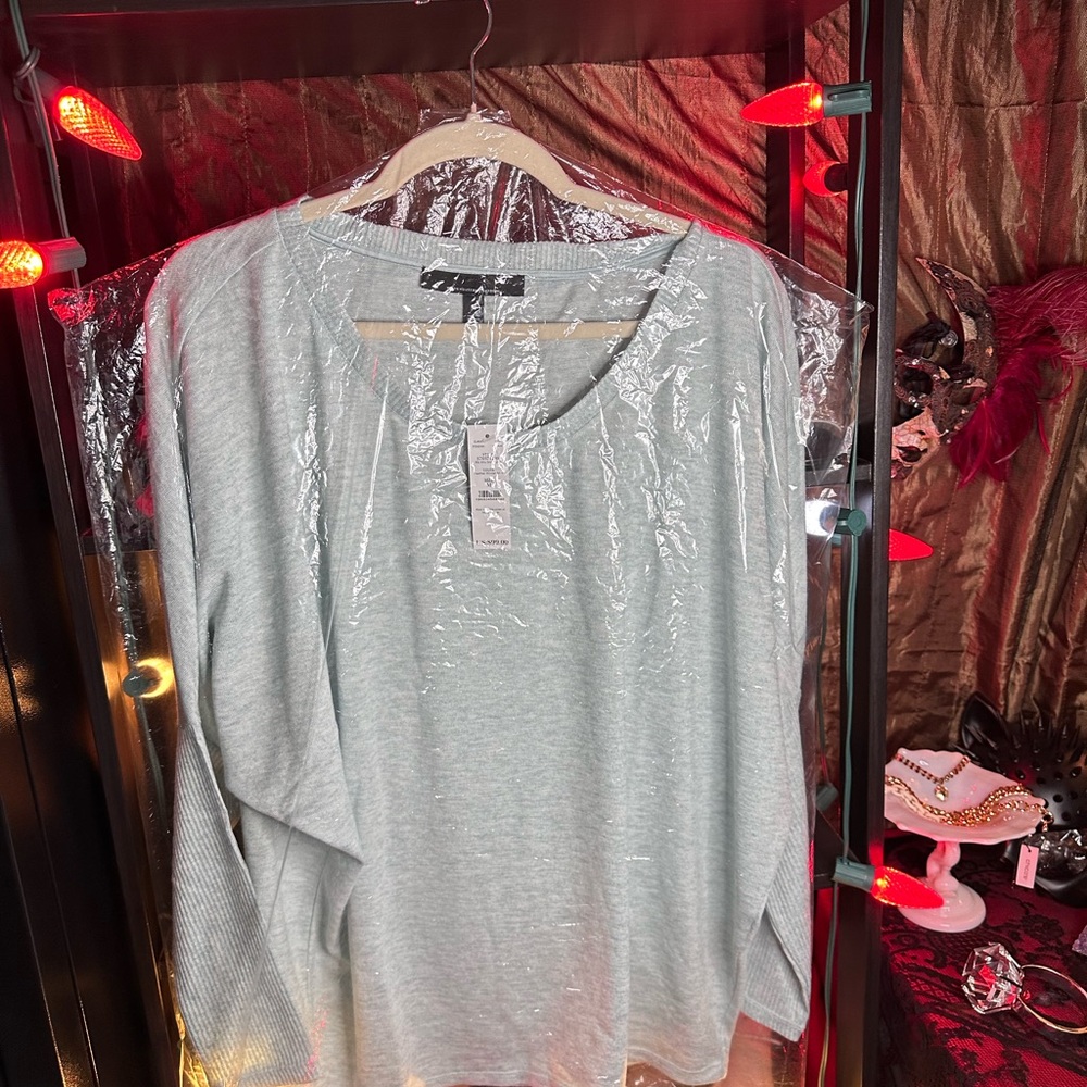 NWT WHBM Light Gray Blouse Tunic - M - Picture 13 of 13